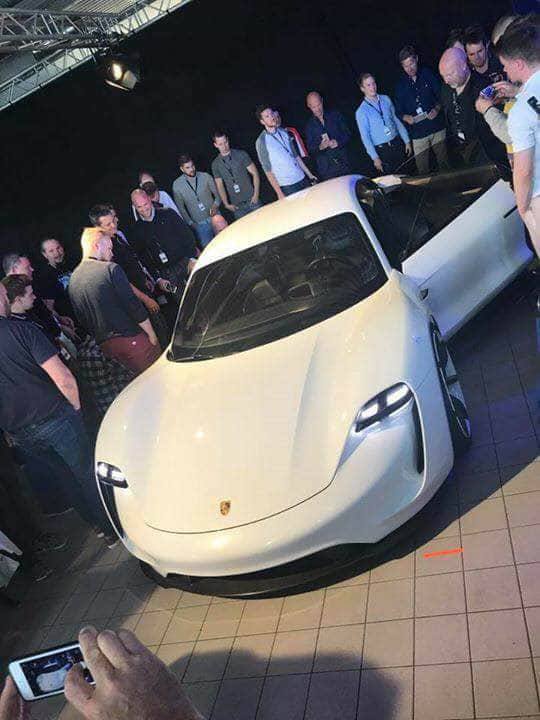 Porsche'un elektrikli aracı Mission E'nin son prototipi ortaya çıktı